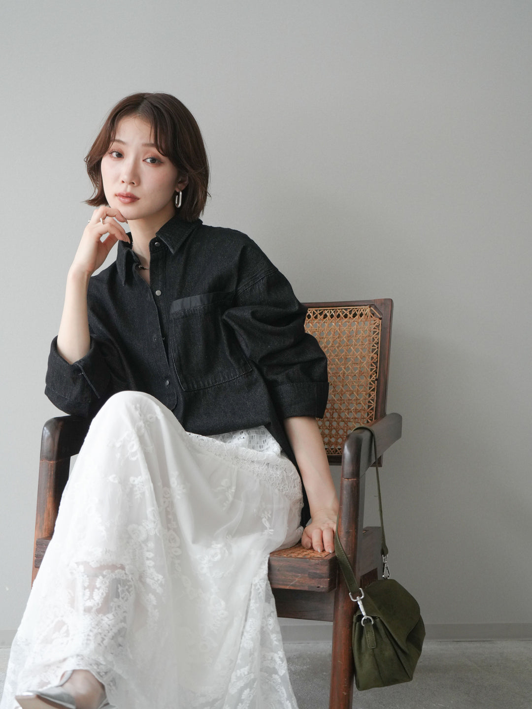 [予約]ポイントレザーオーバーデニムシャツ/black