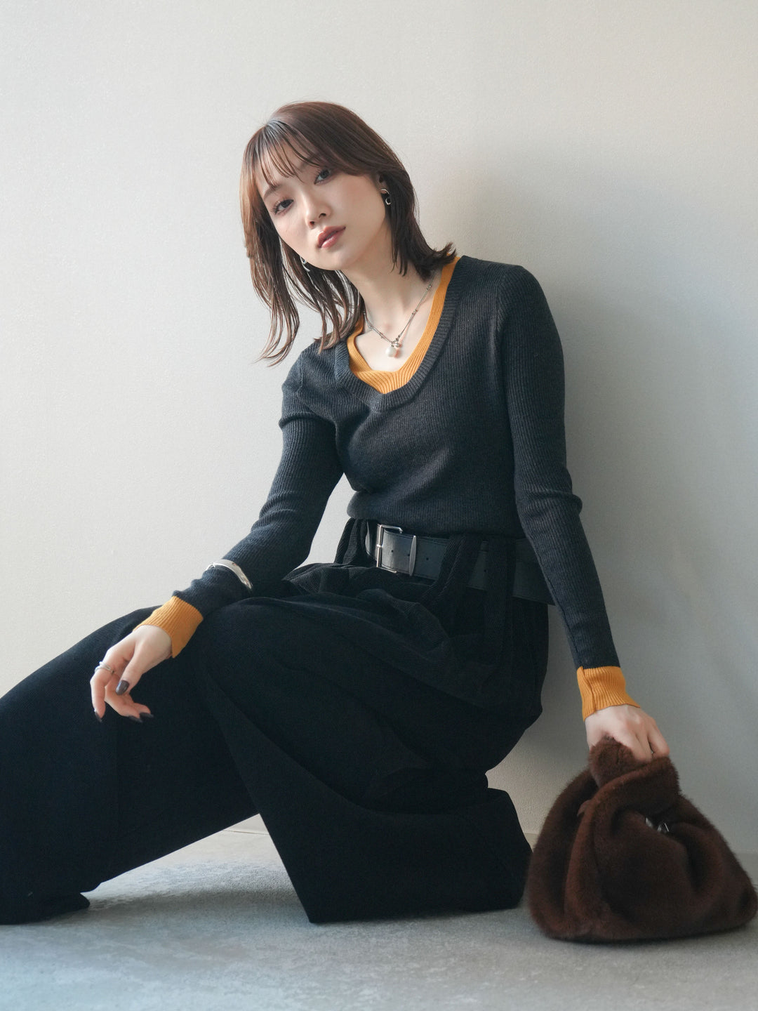 [SET]Uネック配色レイヤードリブニットトップス+ベルトデザインループコールテンワイドパンツ(ベルト付き)(2set)