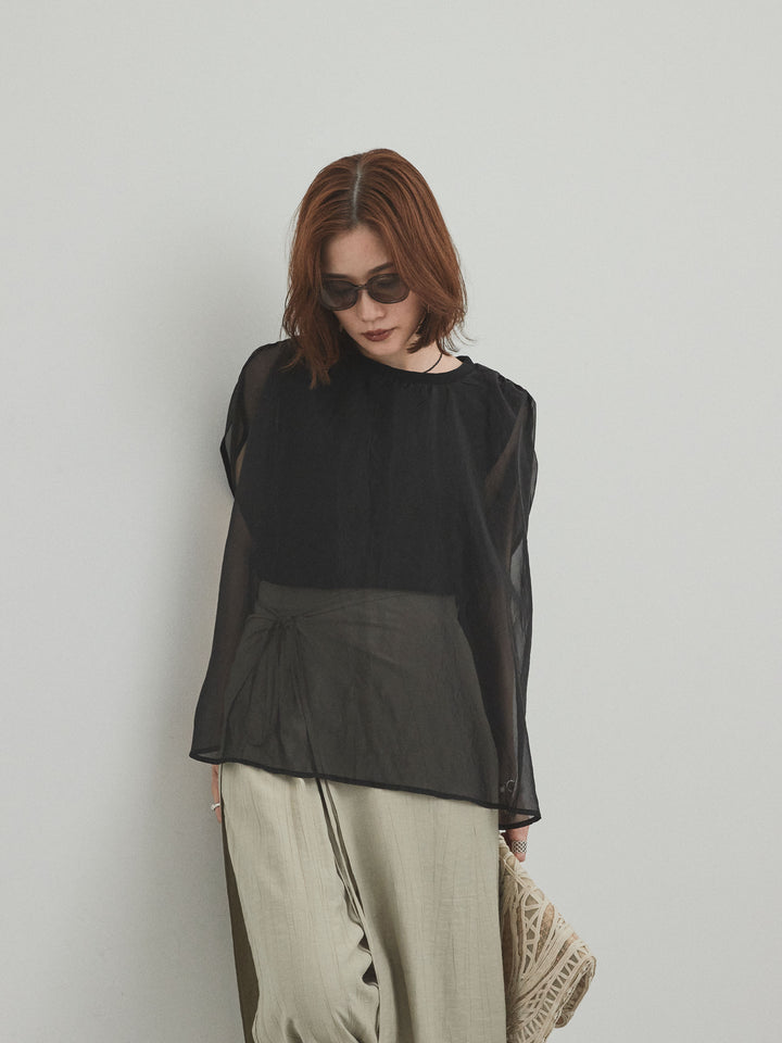 [預訂] 緊湊光滑透視多層上衣/黑色
