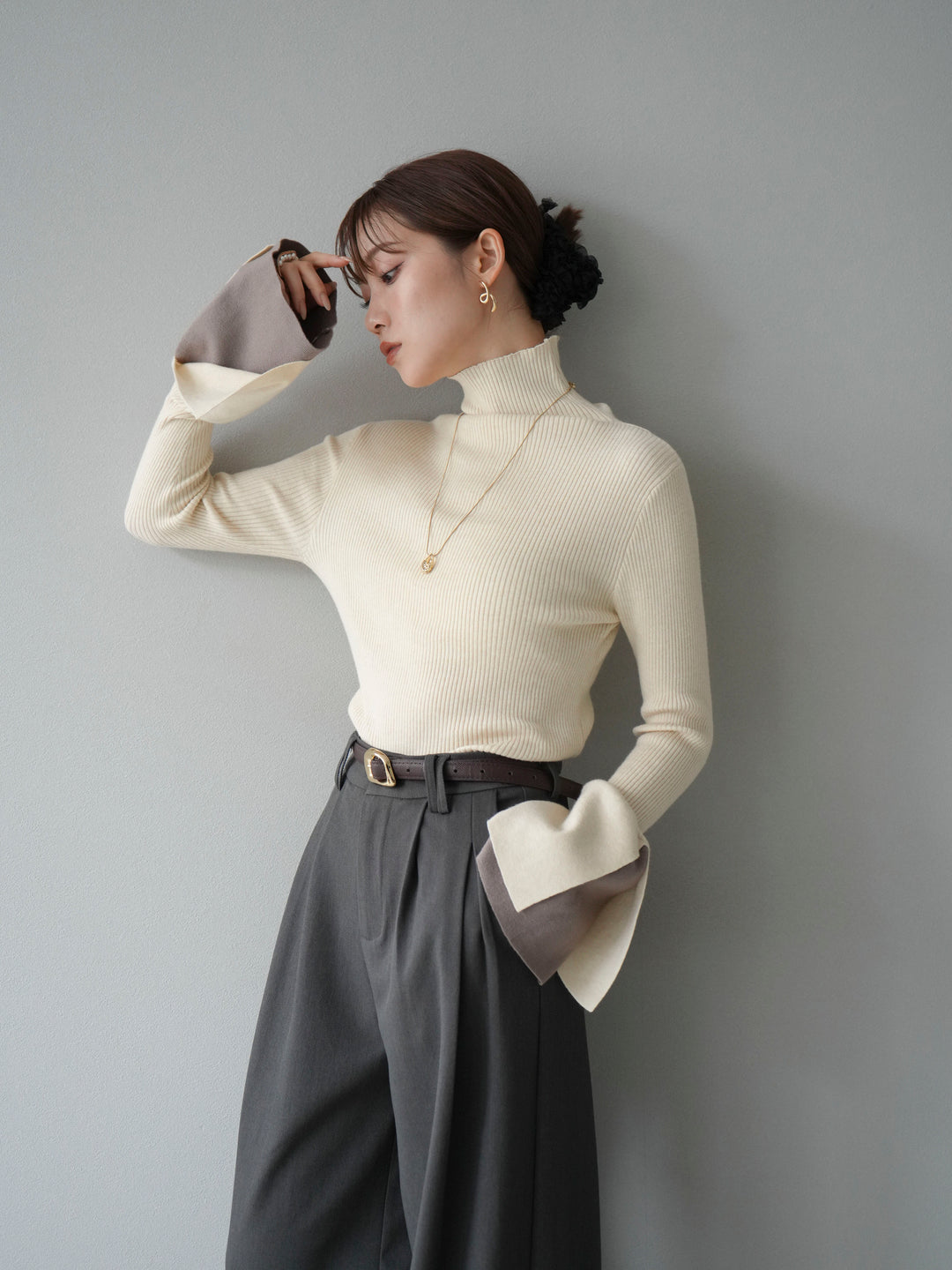 [SET] 疊層喇叭袖高領針織上衣 + 雙褶寬褲 (2 套)