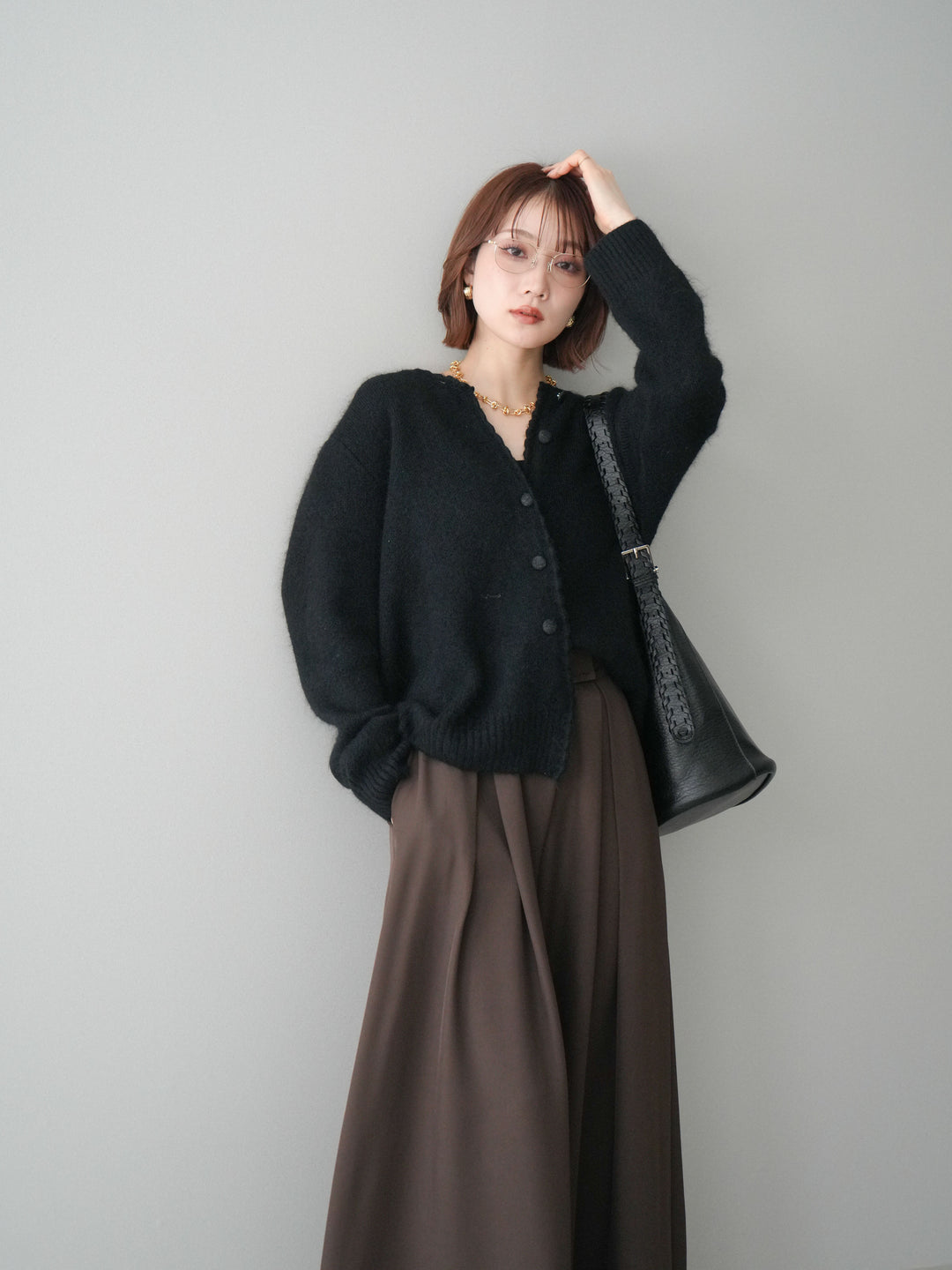 [予約]くるみボタンニットカーディガン/black