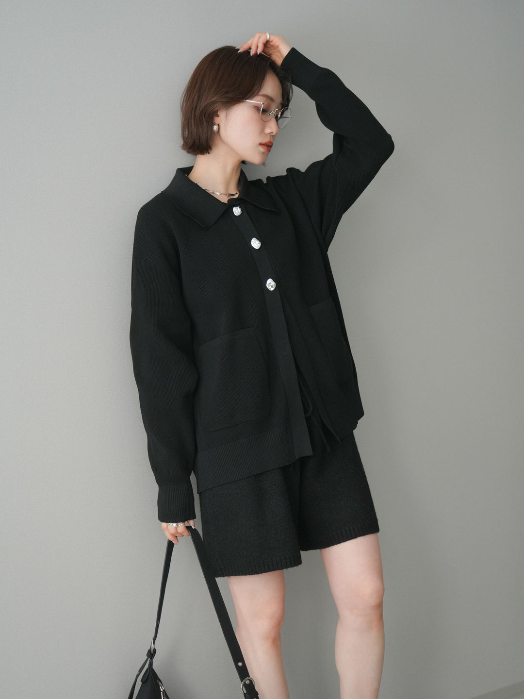 [予約]メタルボタン襟付きポリエステルニットカーディガン/black