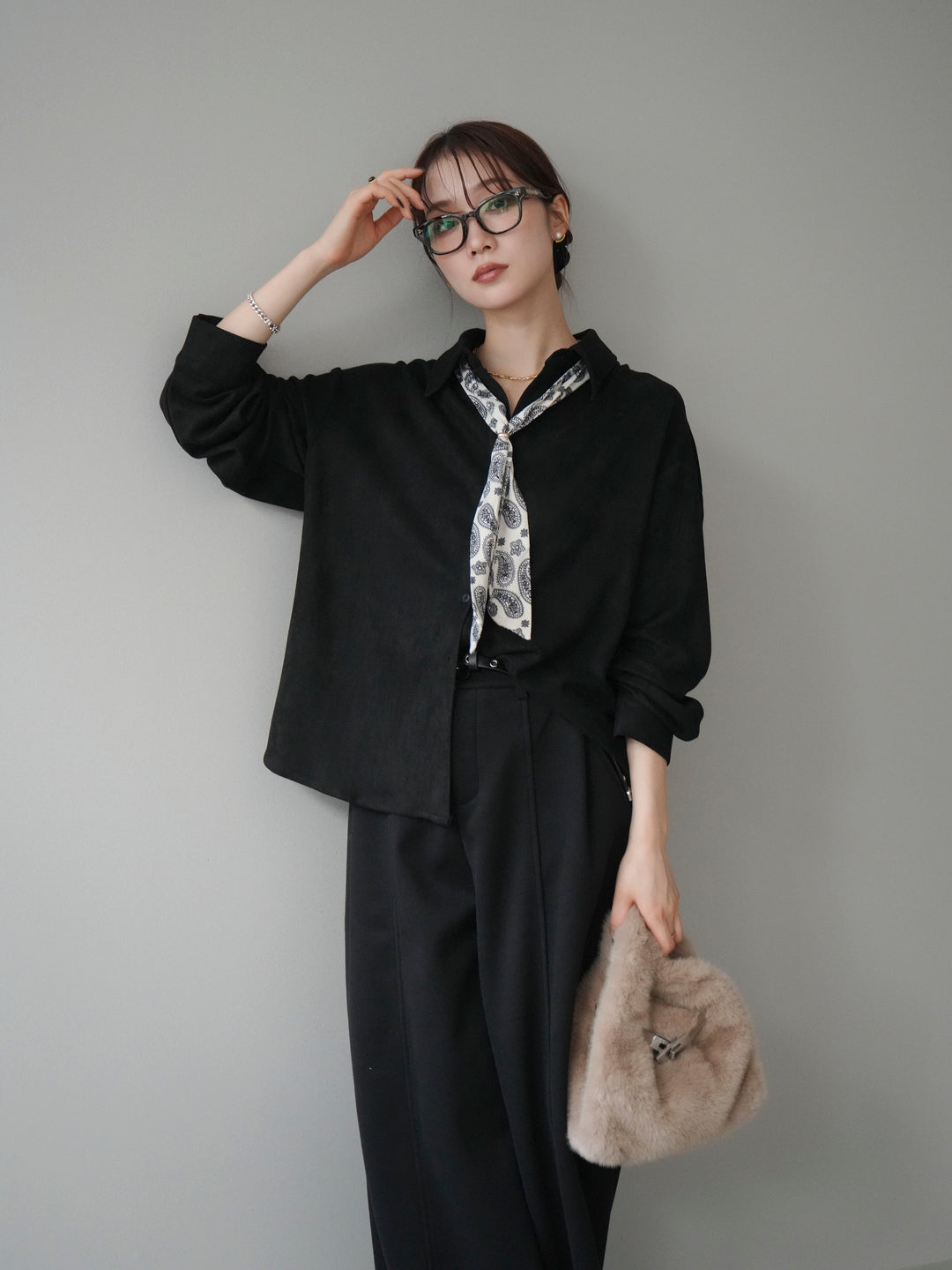 [予約]スカーフ付きスエードシャツ/black