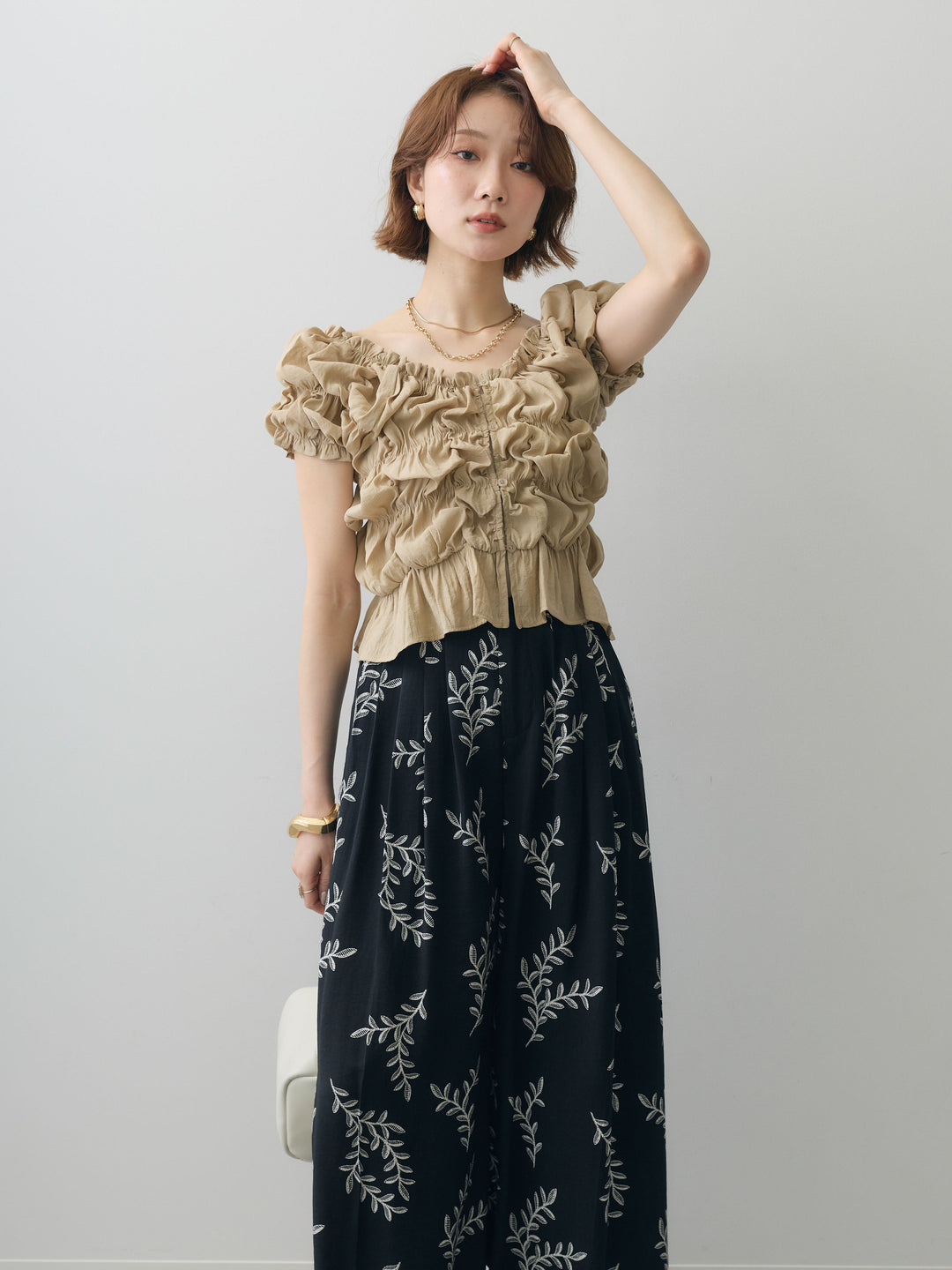 [予約]半袖シャーリングフリルブラウス/beige