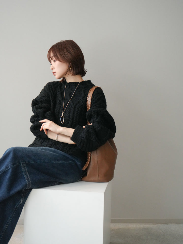 [予約]ケーブル編みモックネックニットプルオーバー/black