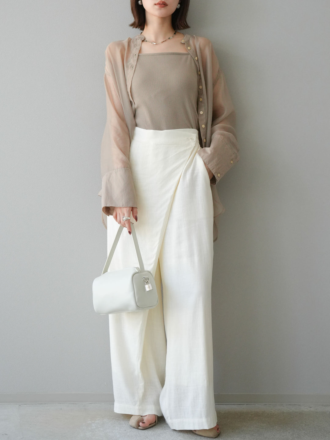 【預購】淺亞麻不對稱寬褲/可脫
