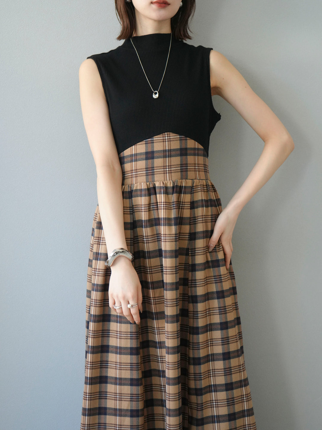 [予約]テレコ×チェックドッキングノースリワンピース/ブラック×ベージュ