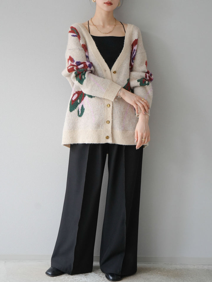[予約]フラワー柄ゴールドボタンVネックニットカーディガン/アイボリー