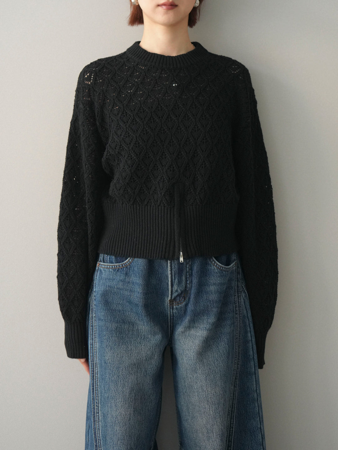 [予約]透かし編みフロントジップスリットニットプルオーバー/black