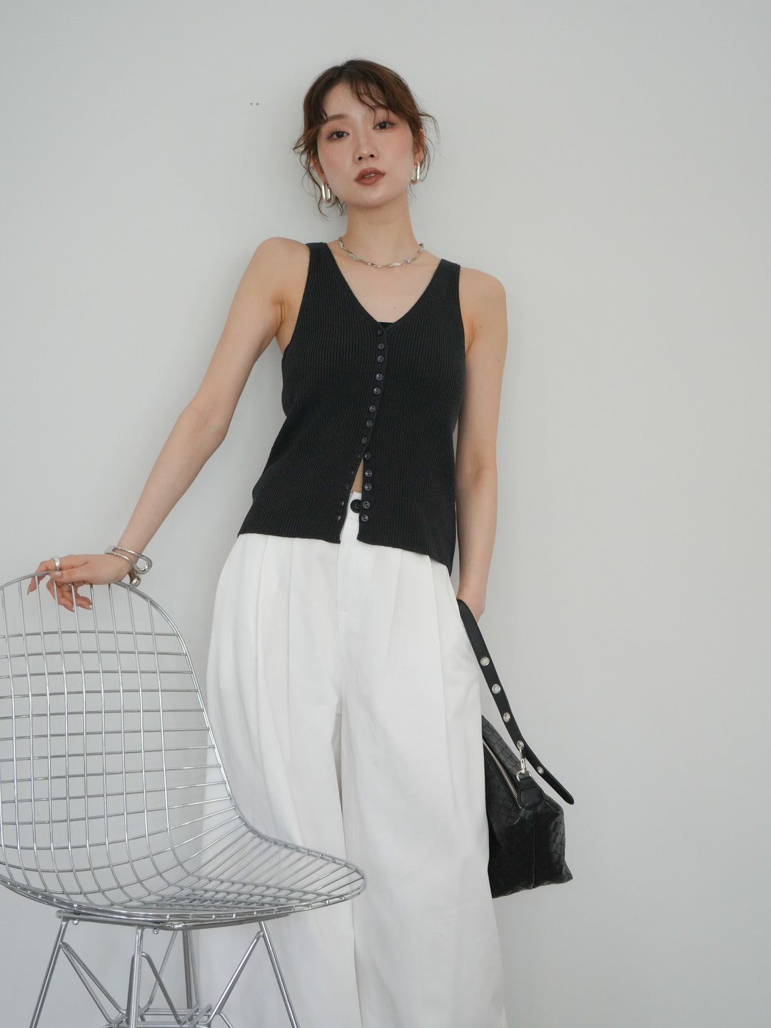 [予約]フロントボタンリブニットタンクトップ/black