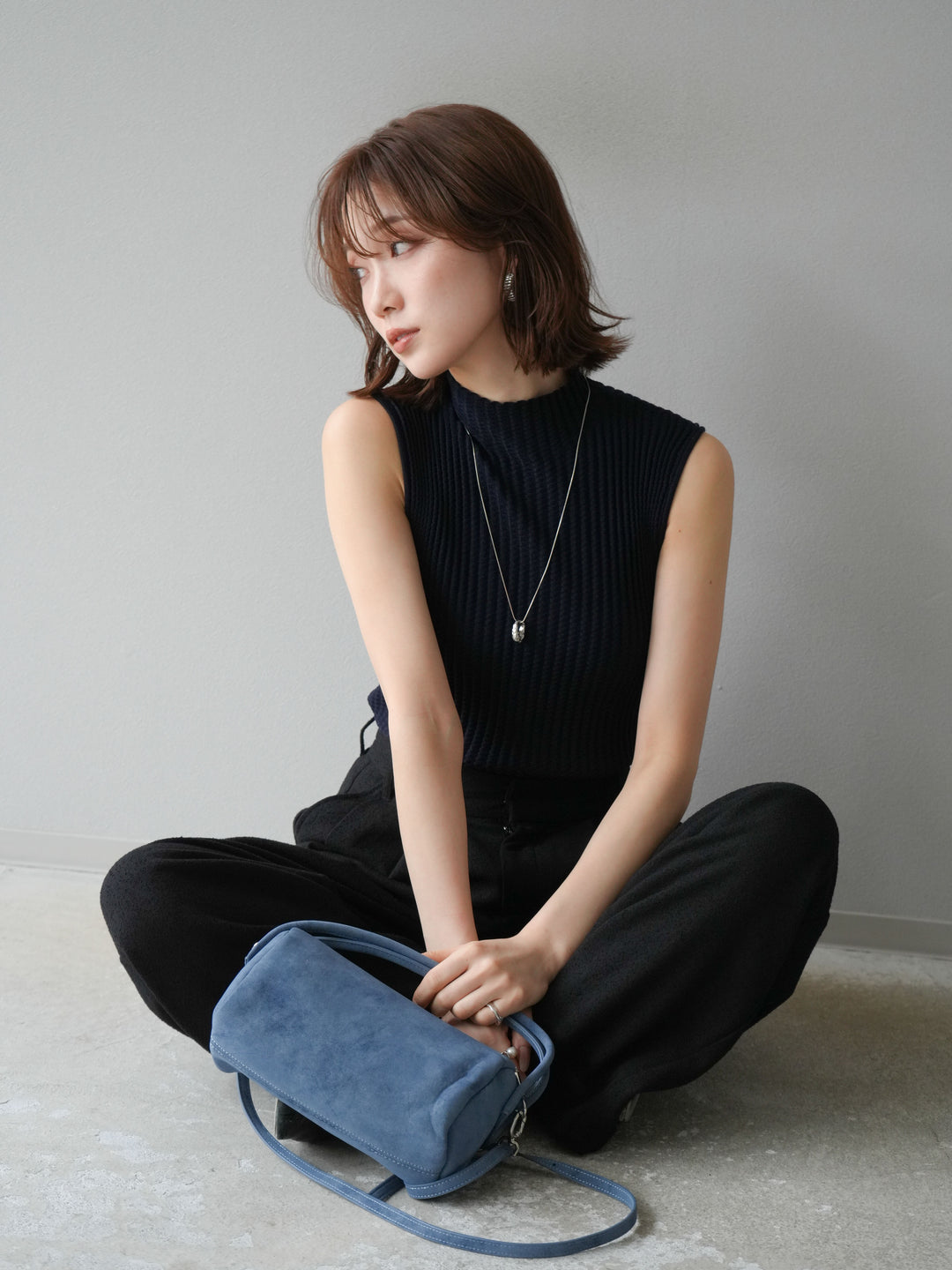 [予約]ボトルネックワッフル編みノースリーブニットトップス/ネイビー