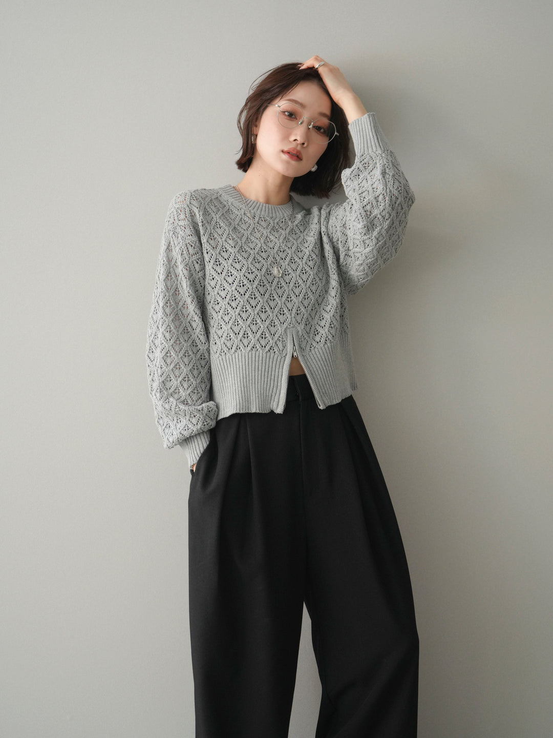 [予約]透かし編みフロントジップスリットニットプルオーバー/gray