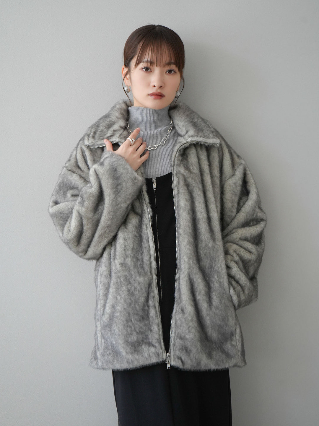 [預訂] 毛絨立式中長拉鍊夾克/灰色