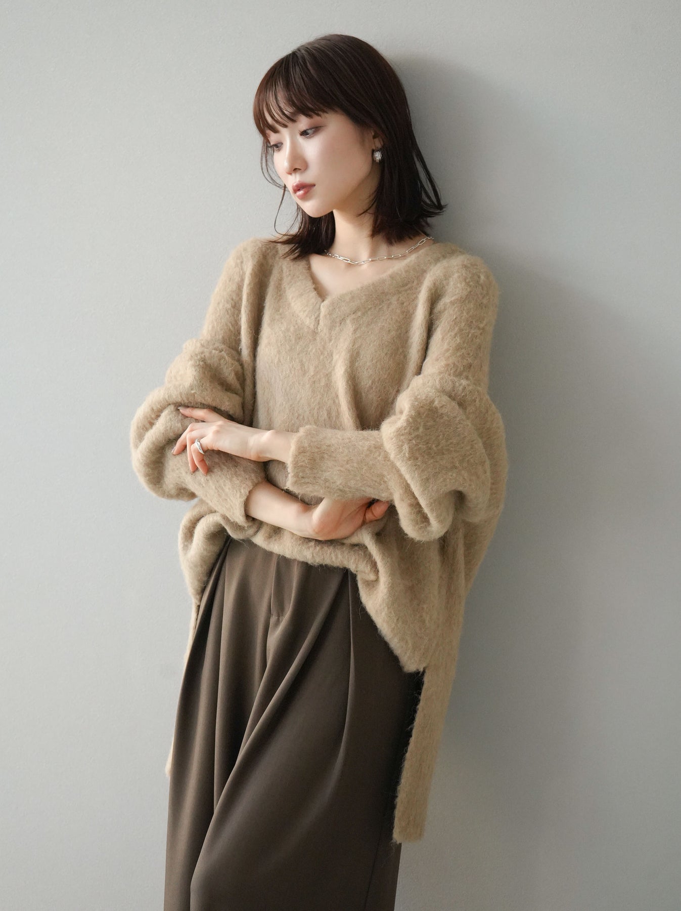 モヘアニット　茶　Ｖネック モヘアVネックニット – TORUGATO