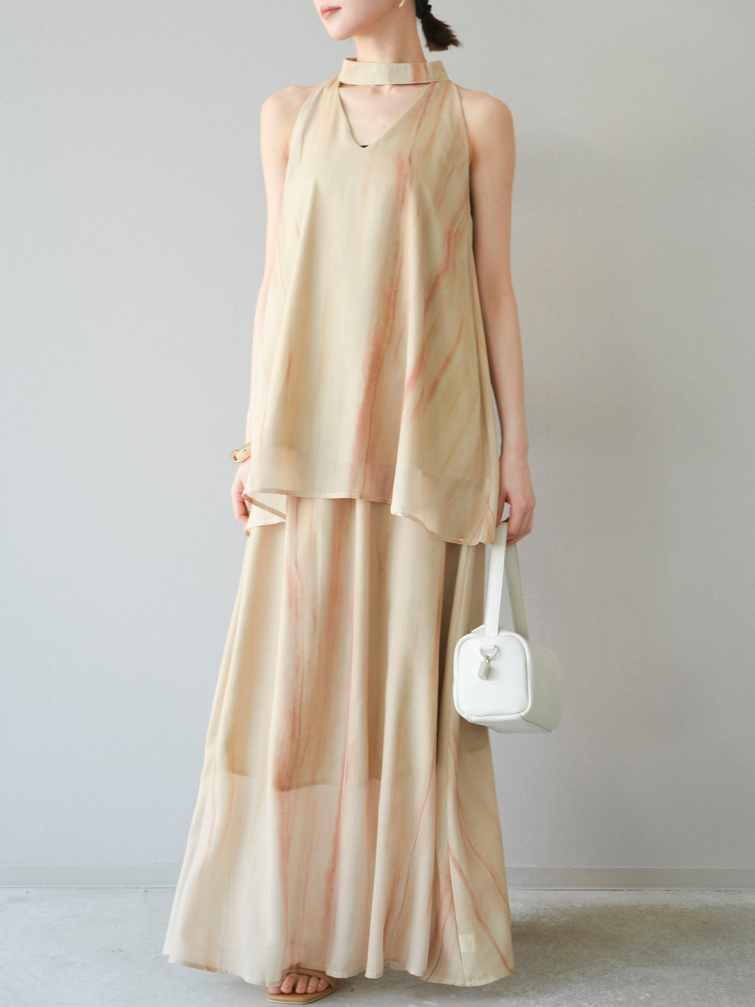 [SET] 細膩花紋V領襯衫＆喇叭裙（2套）