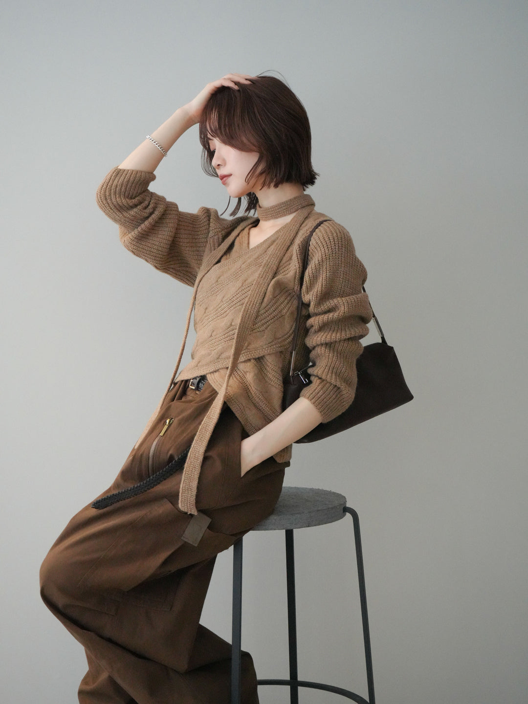 [予約]ケーブル編みクロスニットトップス/camel