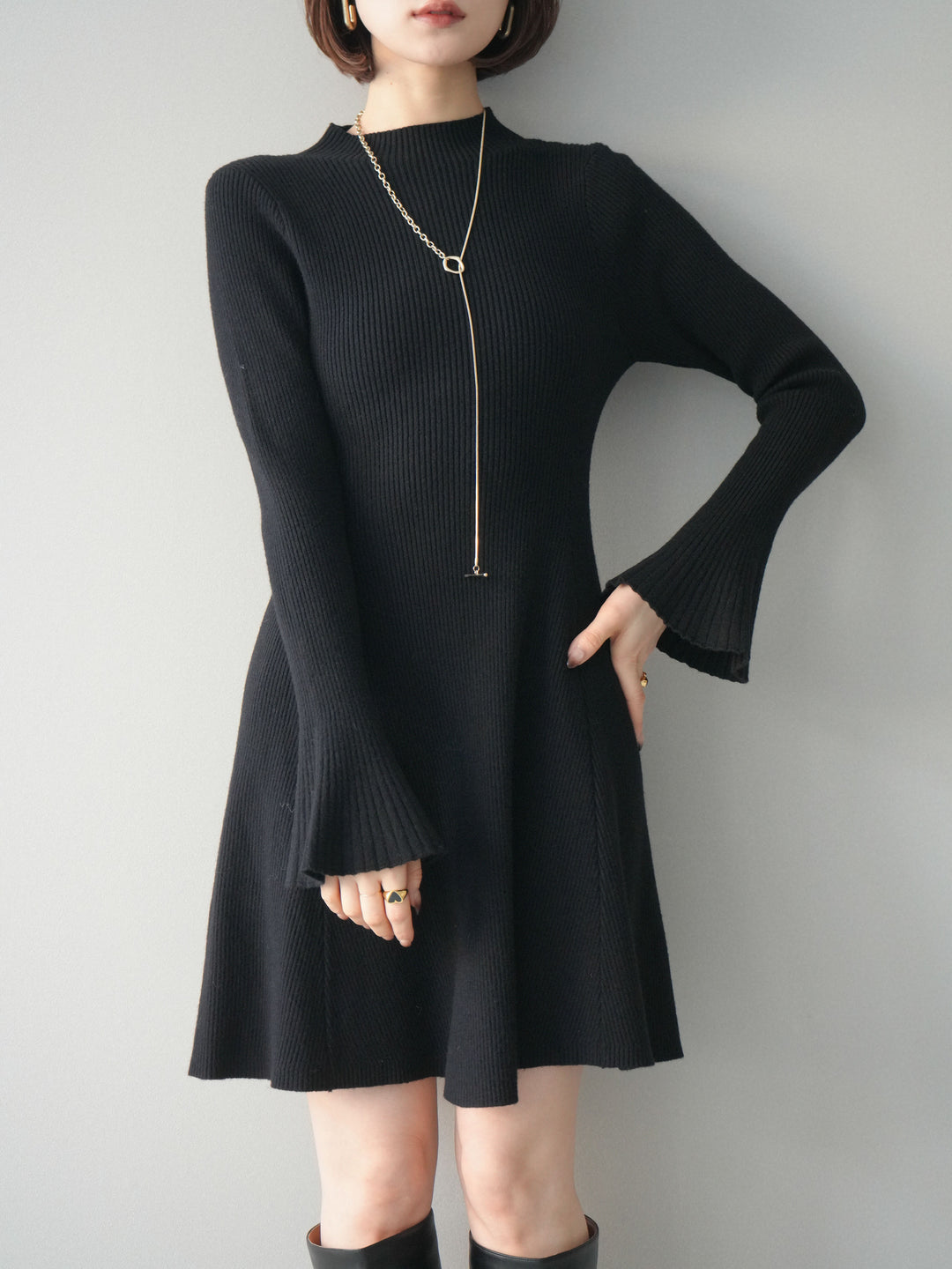 [予約]フレアリブニットミニワンピース/black