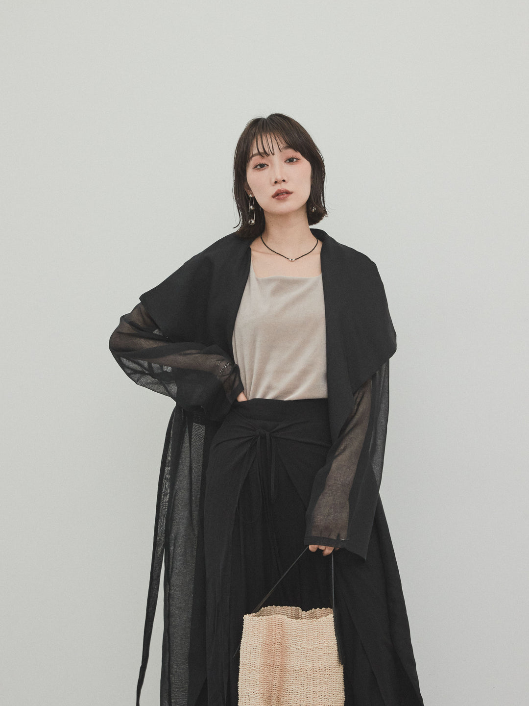 [SET] 方形天鵝絨背心 + 水洗緞層疊裙褲 + 透視長外套 (3 件套)