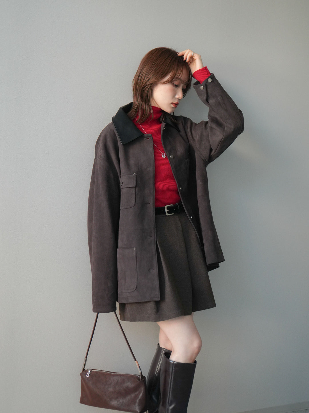 [SET]襟レザーステンカラースエードジャケット+袖ボタンボトルネックリブニットトップス+ベルト付きタックミニスカート(3set)