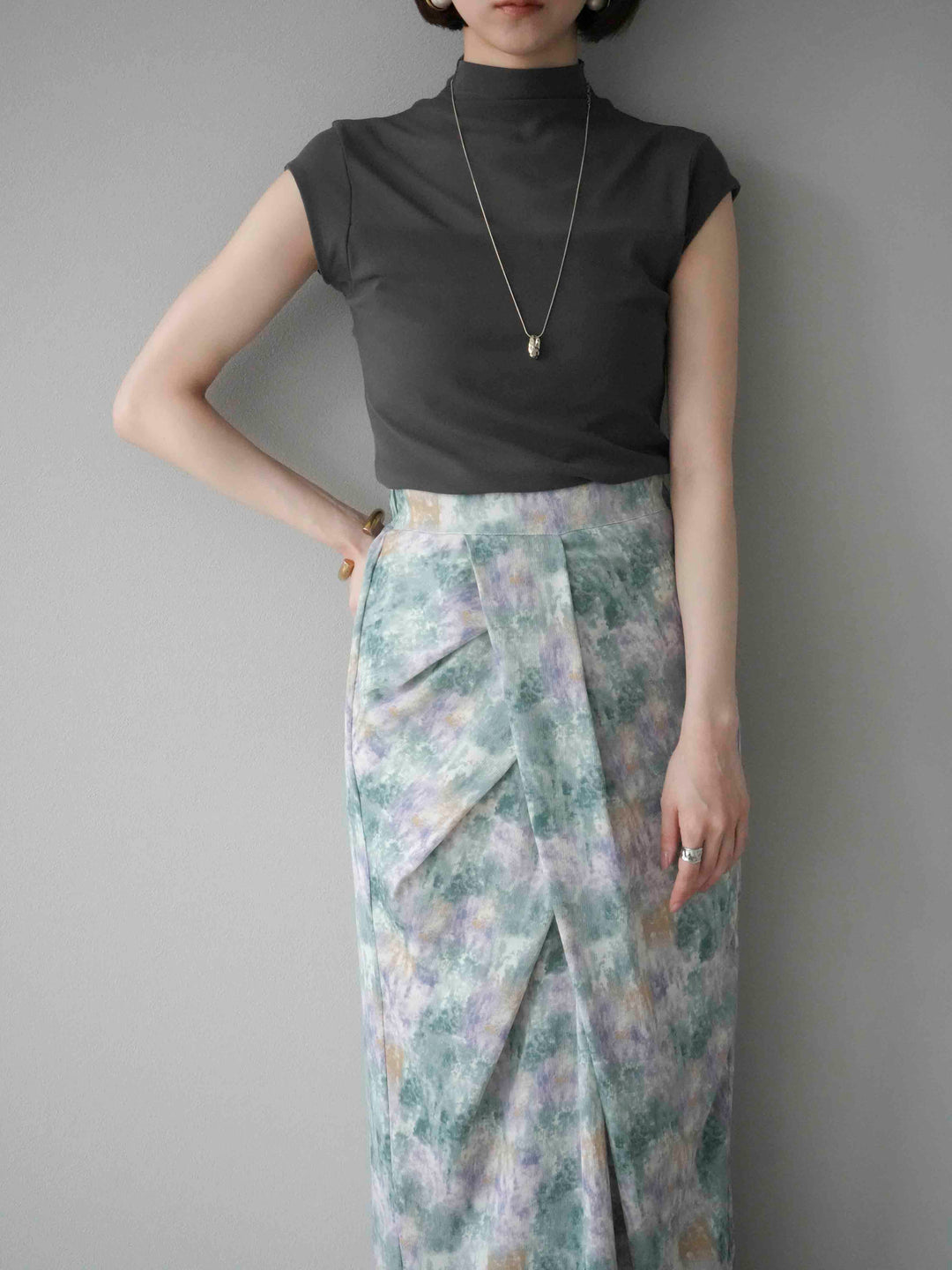 [予約]シアー切替ストレッチトップス/チャコール