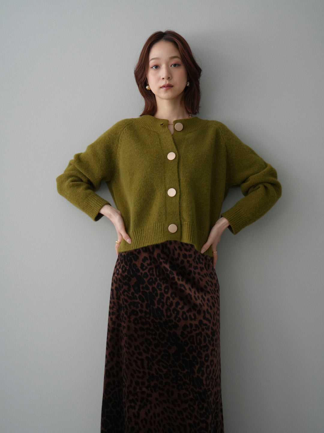 [SET]BIGボタンニットカーディガン+レオパードベロアナロースカート(2set)