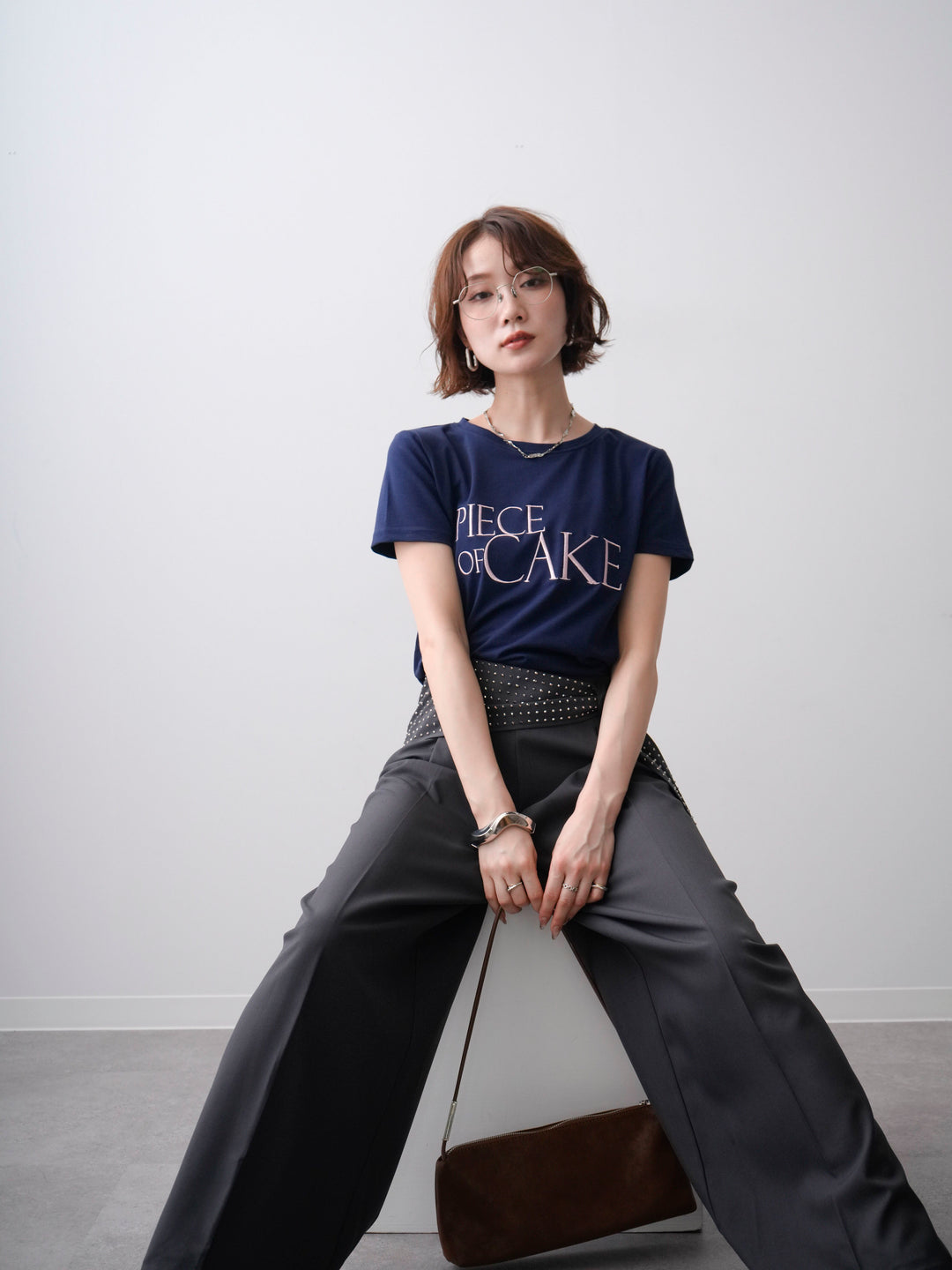 【套裝】刺繡Logo T卹 + 不對稱一觸手手鐲（2件組）