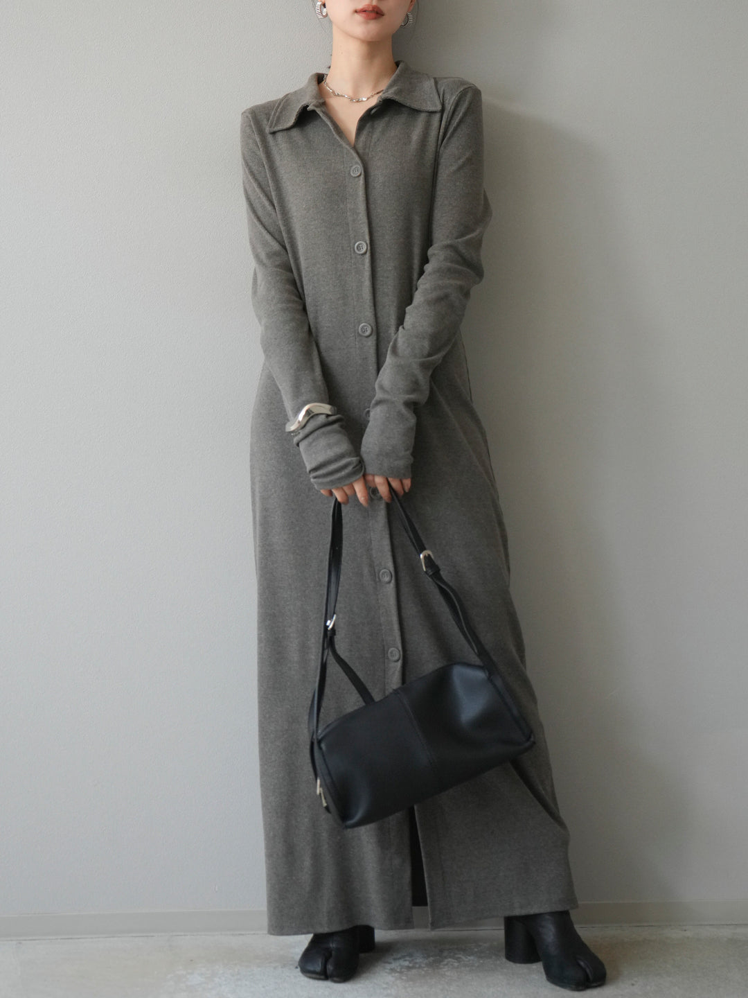 [予約]襟付きカットリブボタンワンピース/チャコール