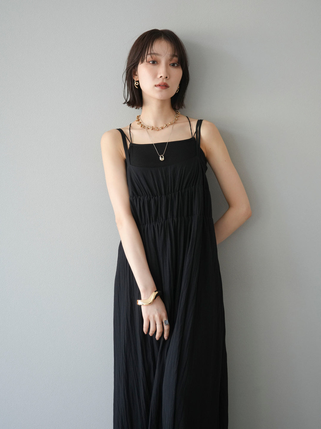 [SET]レーヨンシャーリングキャミワンピース+カップ付きバッククロスキャミソール(2set)