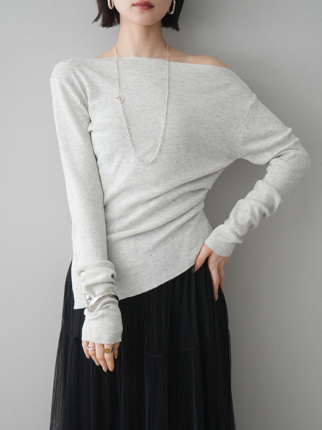 [予約]ラインストーンアシンメトリーニットトップス/gray