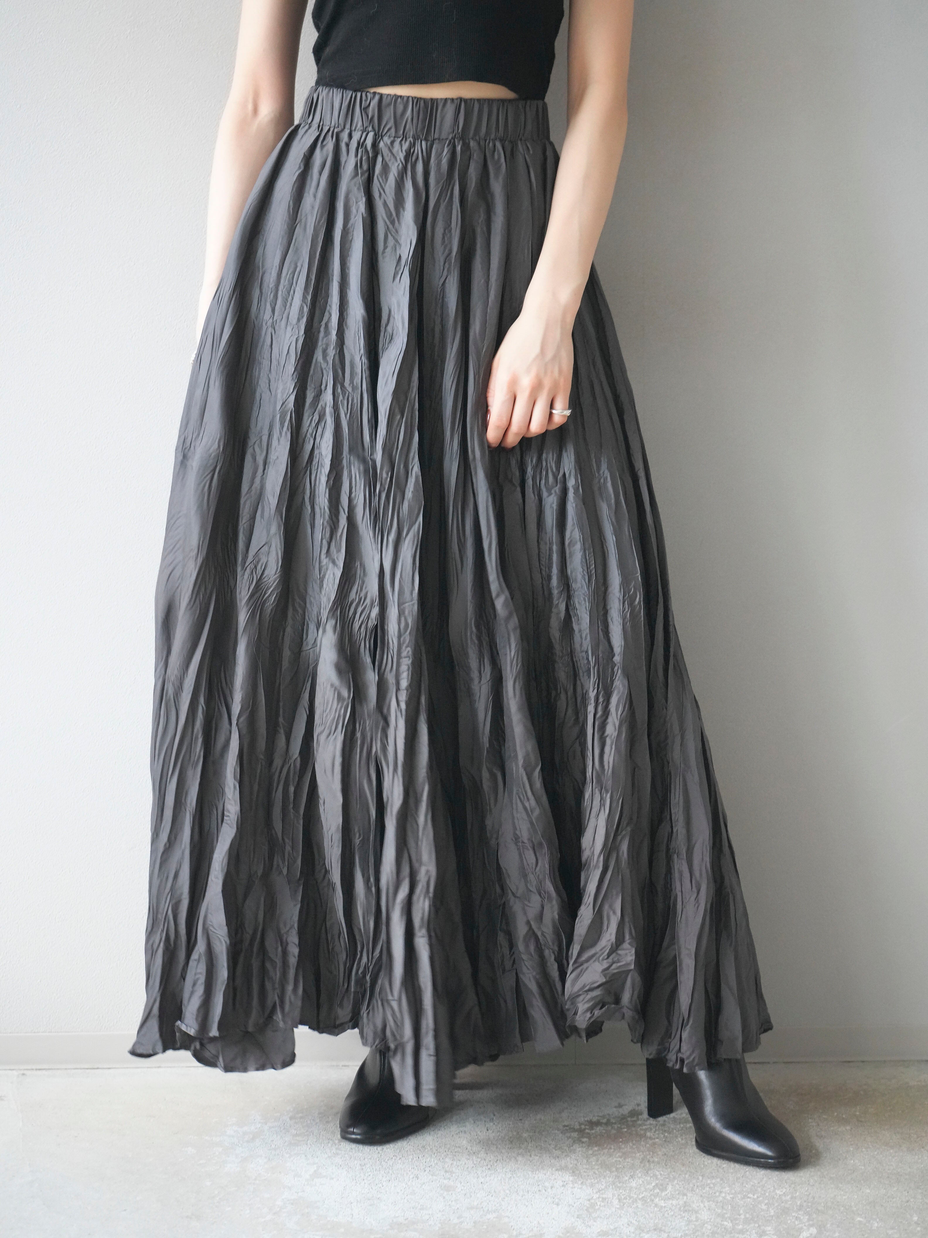 予約]ワッシャープリーツロングスカート/charcoal – Lumier
