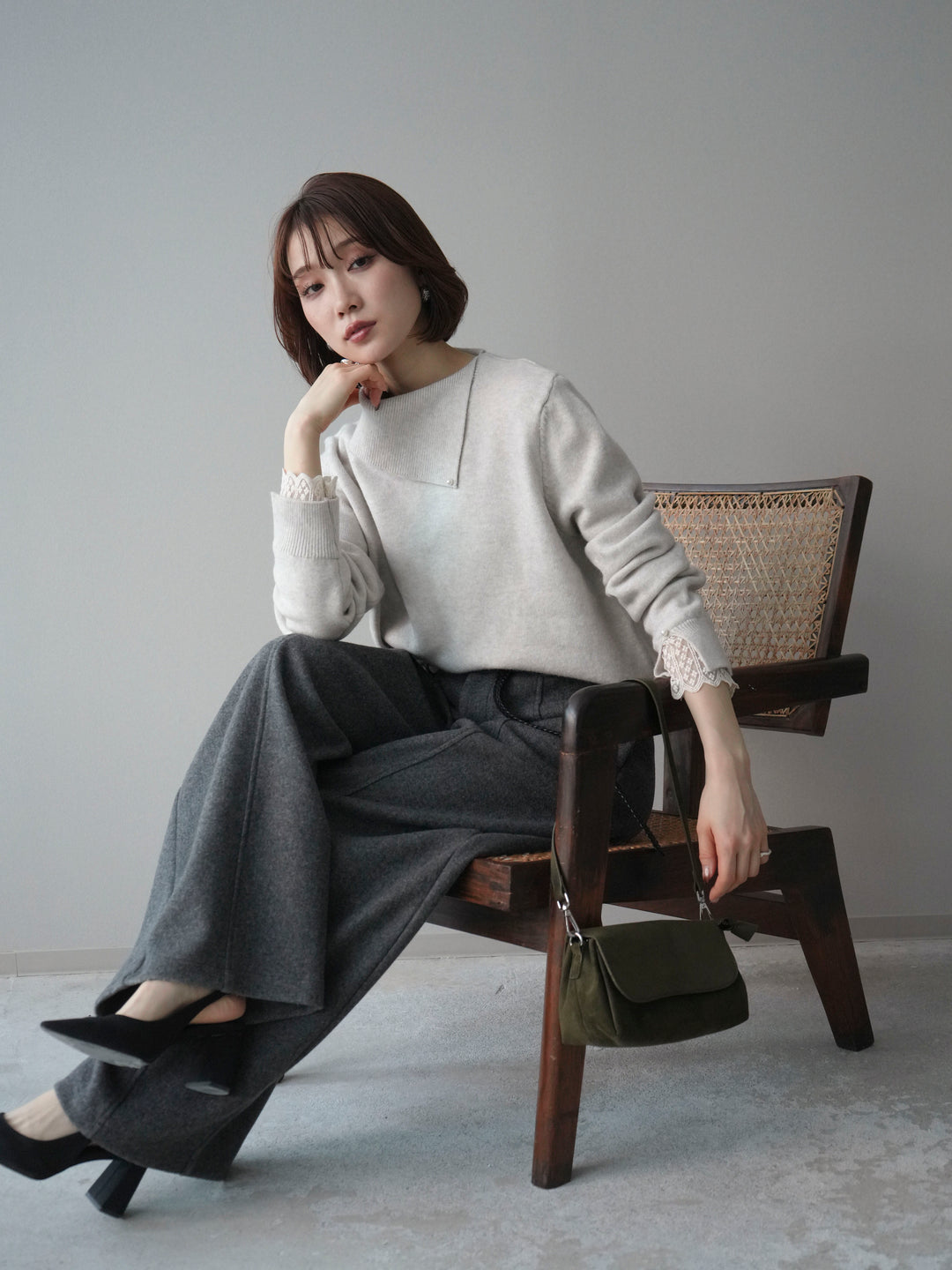 [SET]袖レースパール付き配色ニットトップス+ウールタッチカーブパンツ(2set)