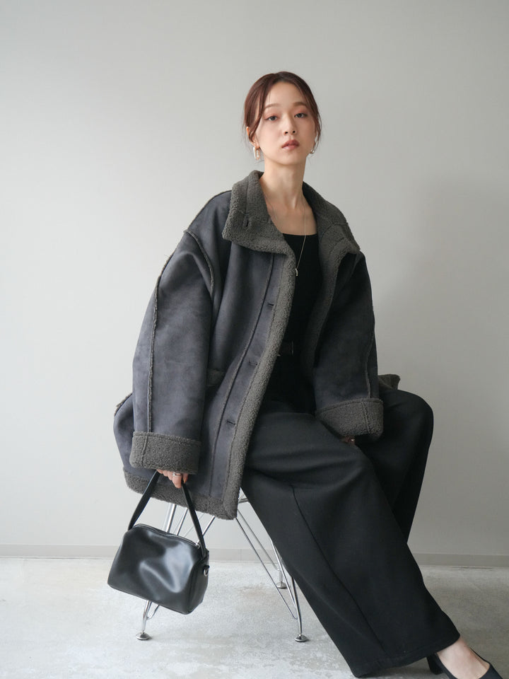 [SET]スタンドネックフェイクムートンミディアムコート+カップ付きバッククロスキャミソール(2set)