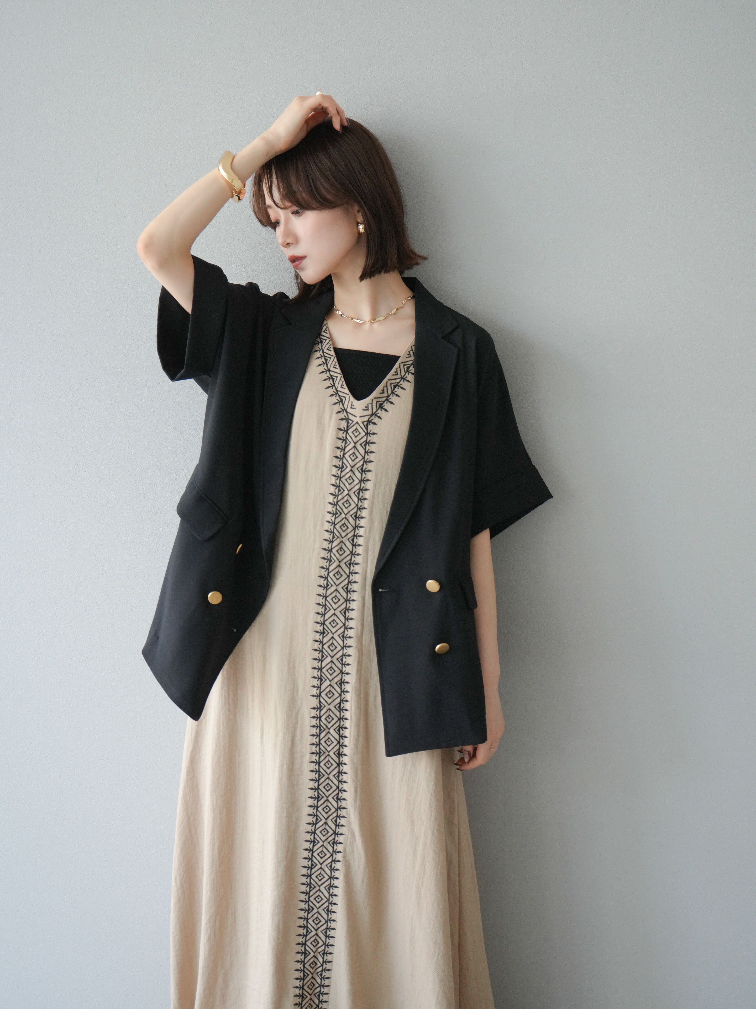 予約]刺繍Vネックワンピース/ベージュ – Lumier