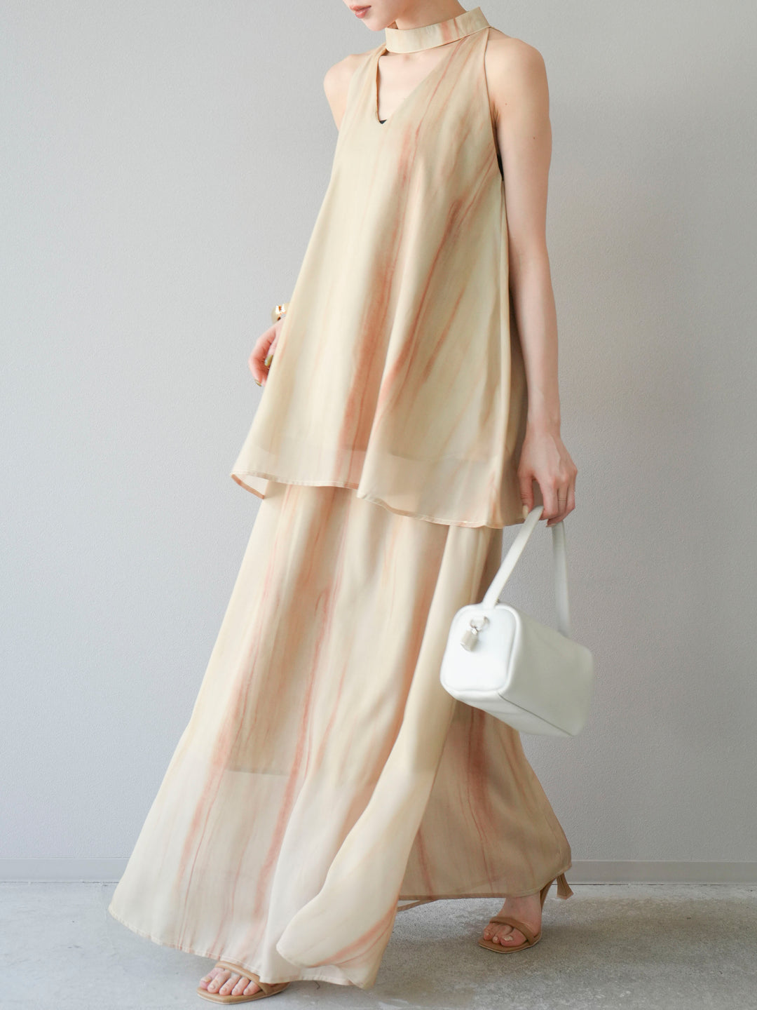 [SET] 細膩花紋V領襯衫＆喇叭裙（2套）