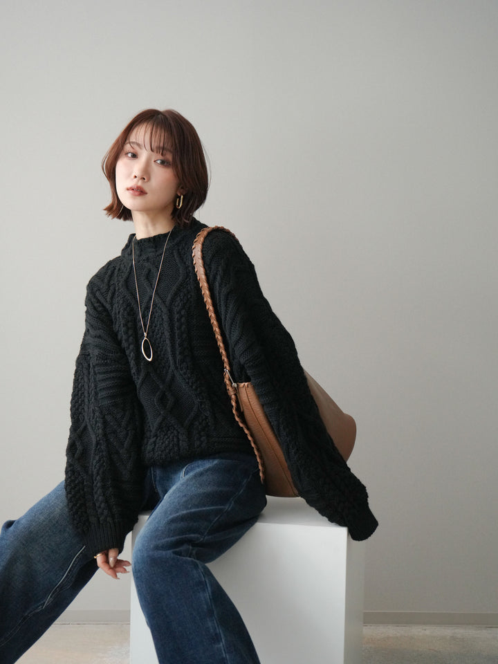 [予約]ケーブル編みモックネックニットプルオーバー/black