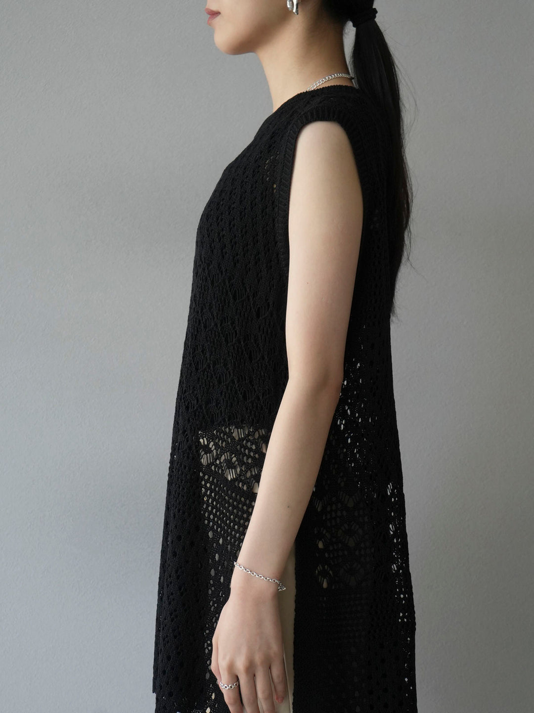 [Pre-order] Openwork side slit knit top/black