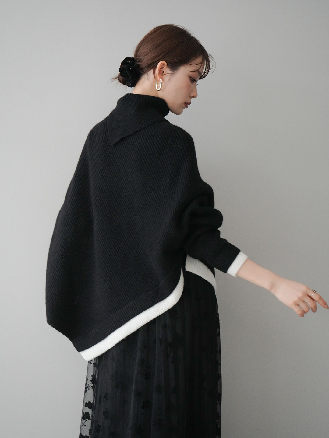 [予約]配色アシンメトリードルマンニットプルオーバー/black