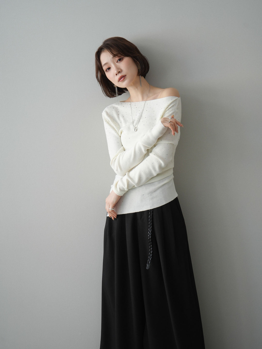 [予約]ラインストーンアシンメトリーニットトップス/ivory