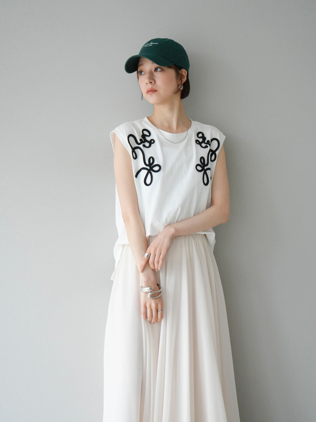 [SET] 繩繡法式袖T卹+雪紡喇叭裙（2件組）