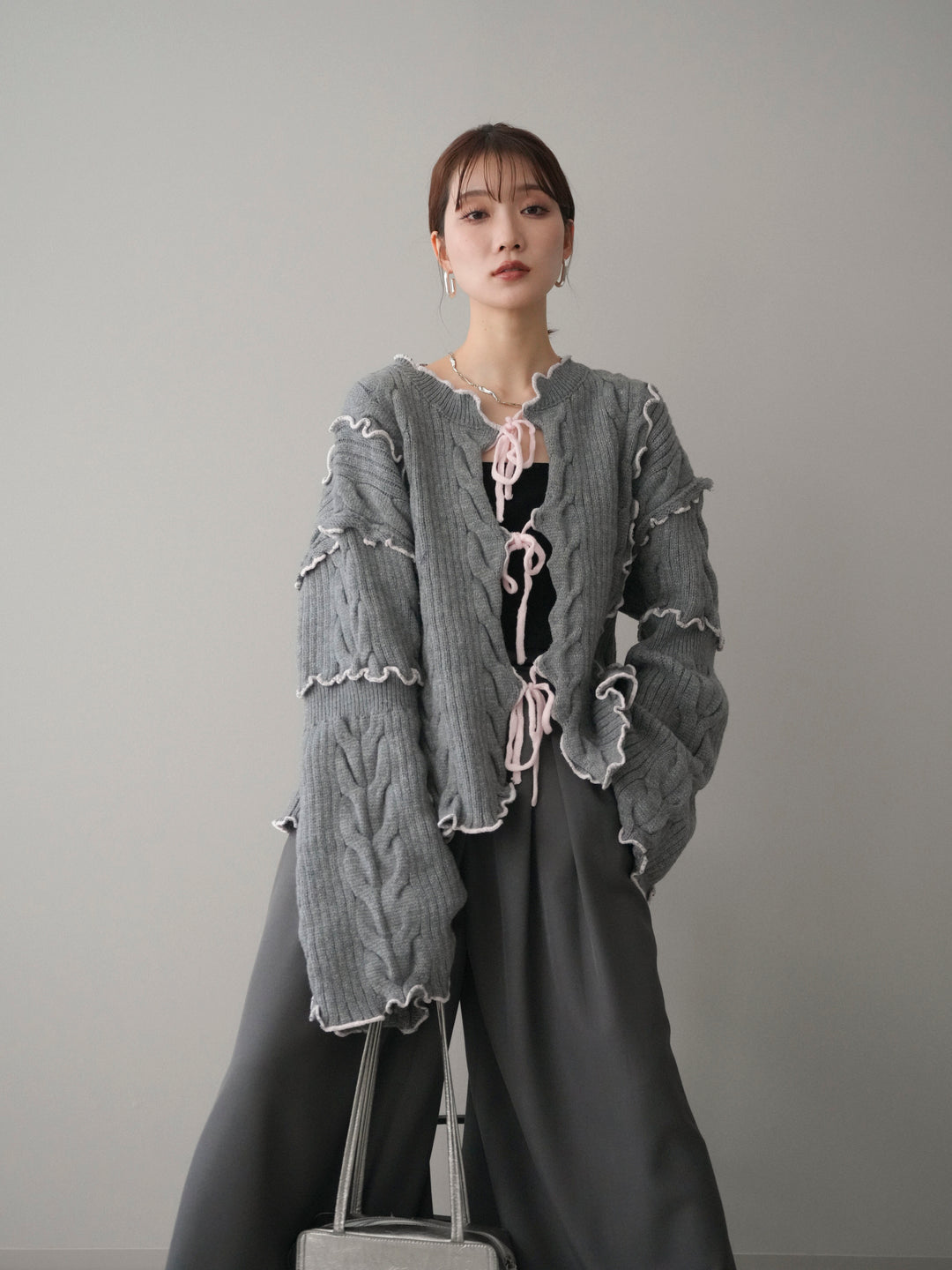 [SET]フロントリボン配色メローニットカーディガン+テープベルトタックバギーパンツ(2set)