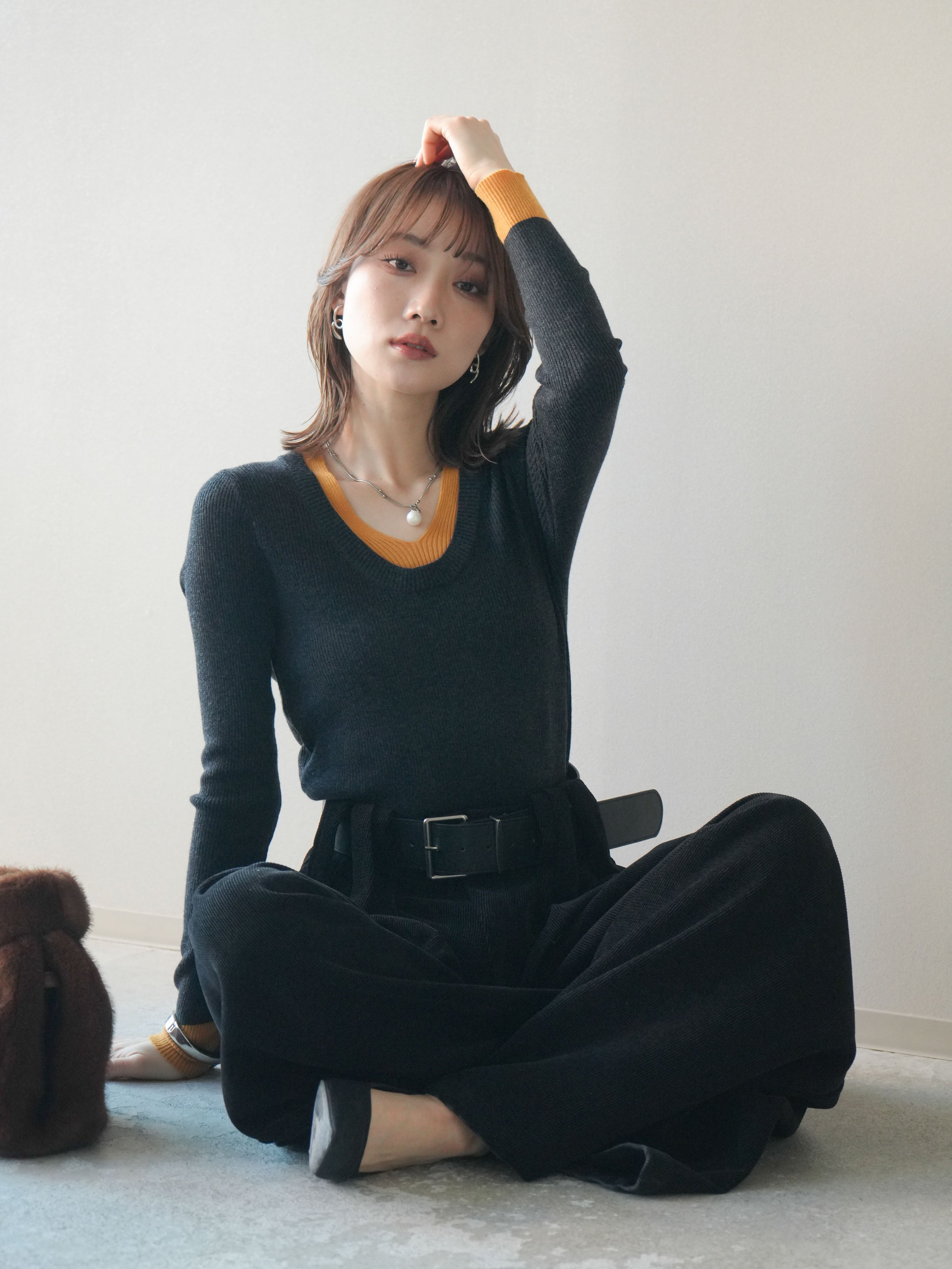 予約]Uネック配色レイヤードリブニットトップス/charcoal – Lumier