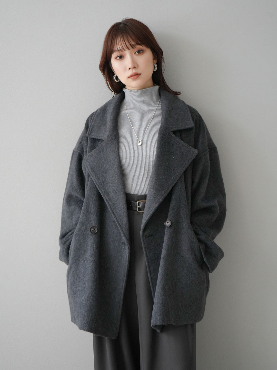 [SET]フェイクビーバーミドルコート+袖ボタンハイネックリブニットトップス+ベルト付ウールタッチワイドパンツL(3set)