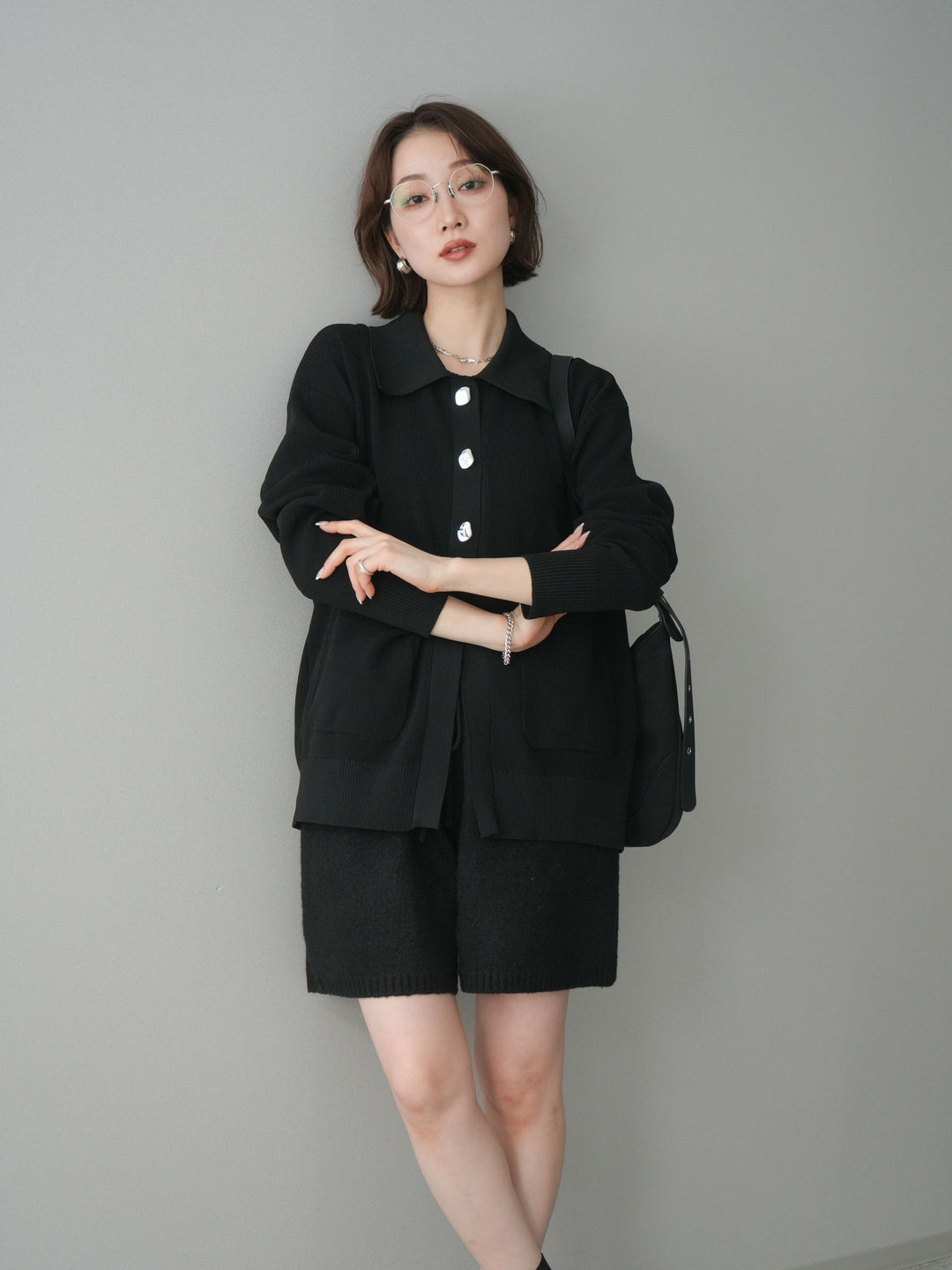 [予約]メタルボタン襟付きポリエステルニットカーディガン/black