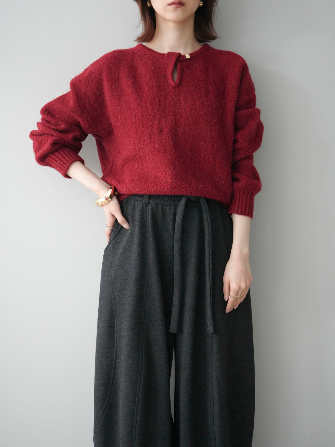 [SET]ツイストネックラメネップヤーンニットプルオーバー+ウエストベルトカーブラインスエットパンツ(2set)