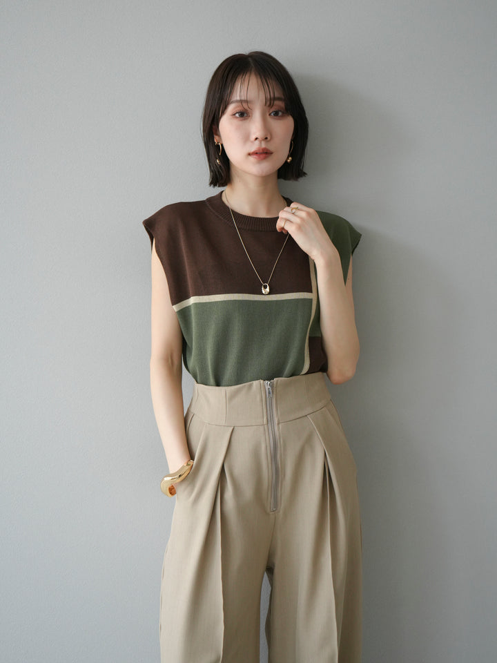 [SET] 同色系無袖針織套衫 + 可選飾品套裝（2 套）