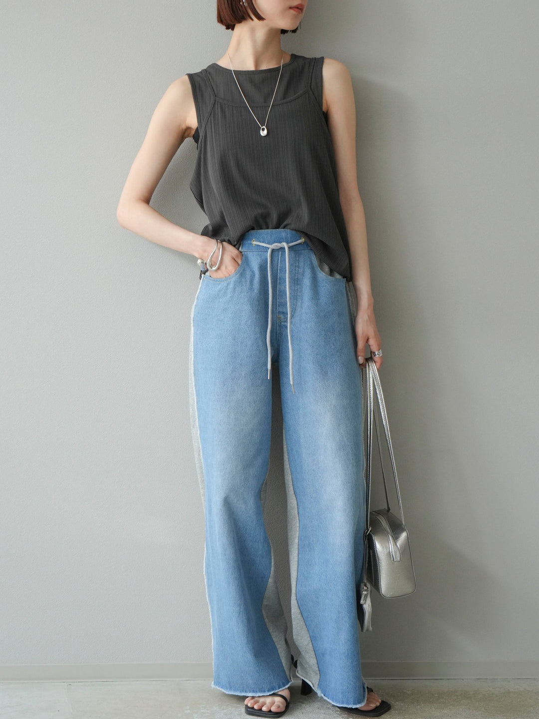 [預訂] Ice Touch 2WAY Design 吊帶背心/炭灰色