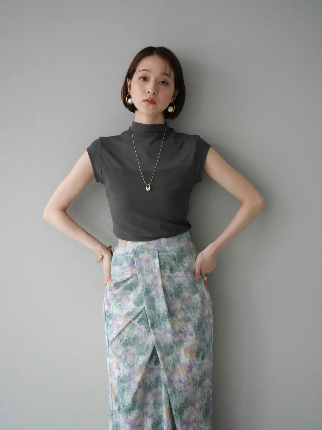 [予約]シアー切替ストレッチトップス/チャコール