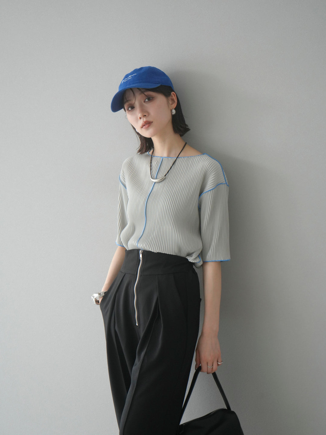 【預購】配色柔和百褶半袖上衣/灰色