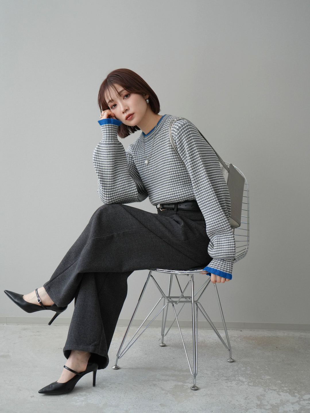 [予約]ラメ異素材ボーダーリブニットプルオーバー/charcoal×blue