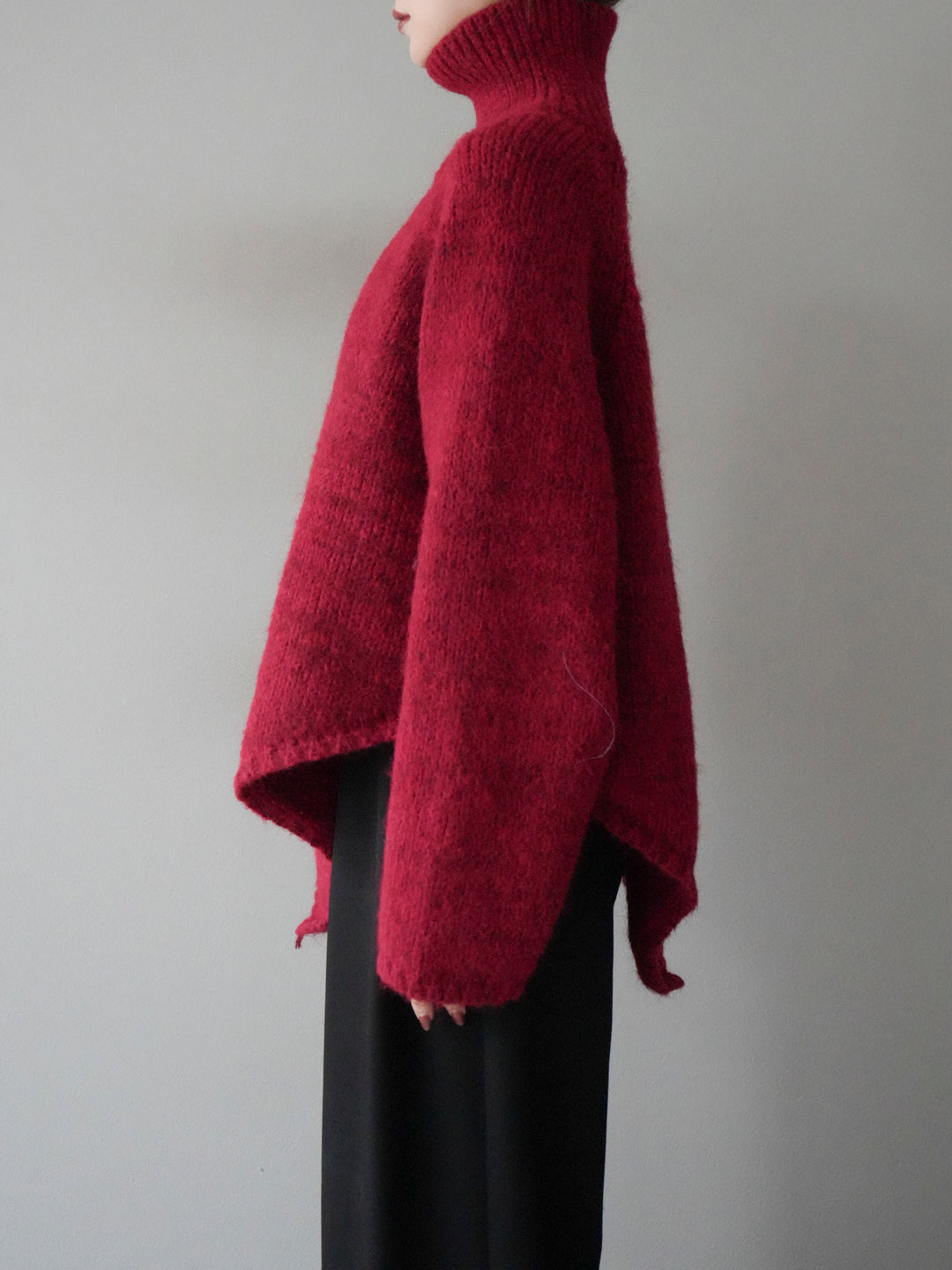 [予約]アシンメトリーハイネックニットプルオーバー/red